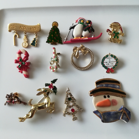 Jewelry - ⬇️ Bundle Lot Of 12 Christmas Holiday Themed Brooch Pins